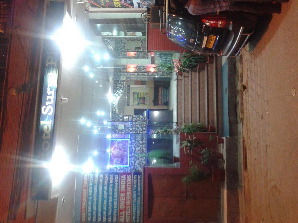 Hotel Surya Plaza New Delhi Ngoại thất bức ảnh