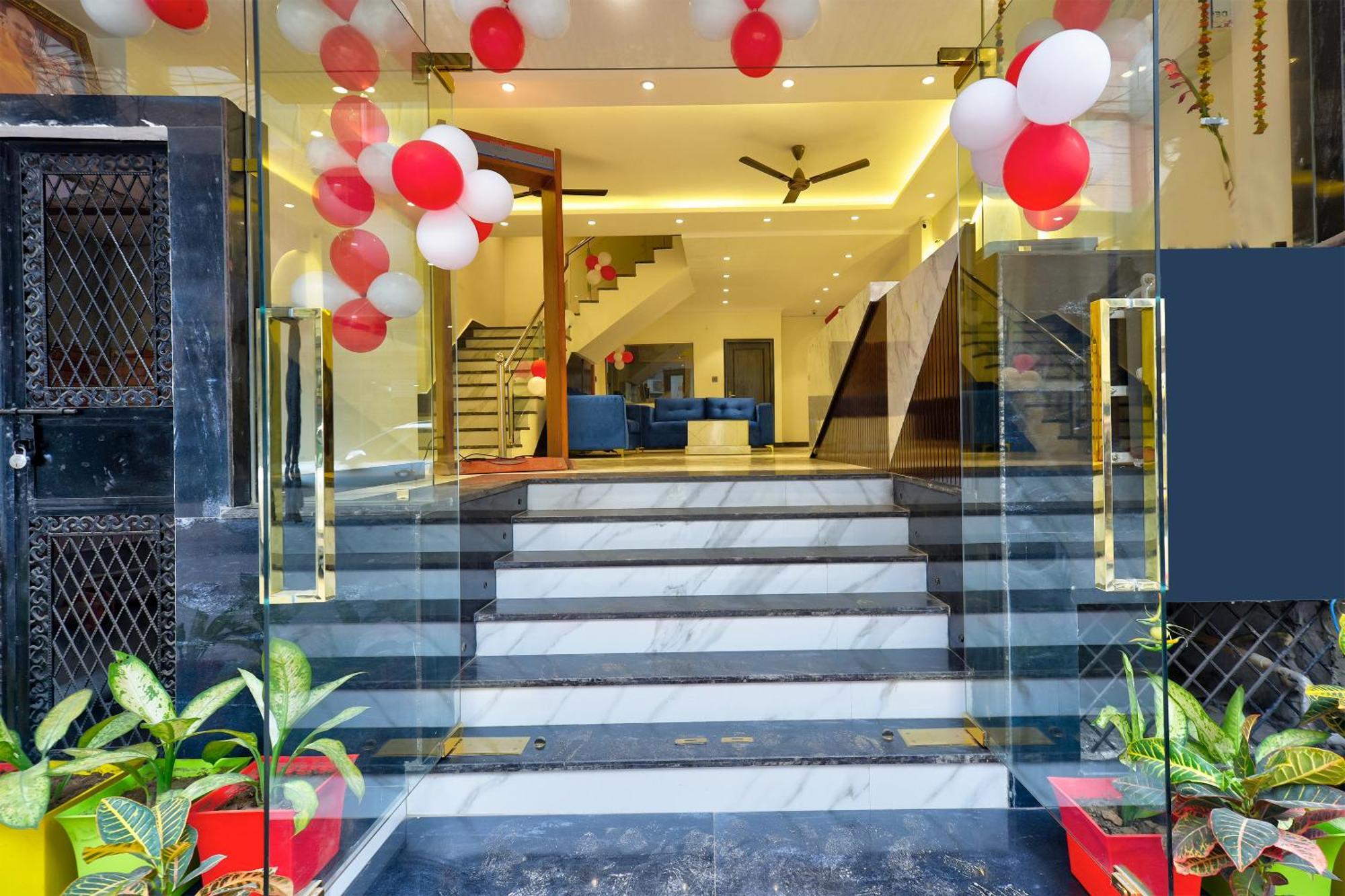 Hotel Surya Plaza New Delhi Ngoại thất bức ảnh