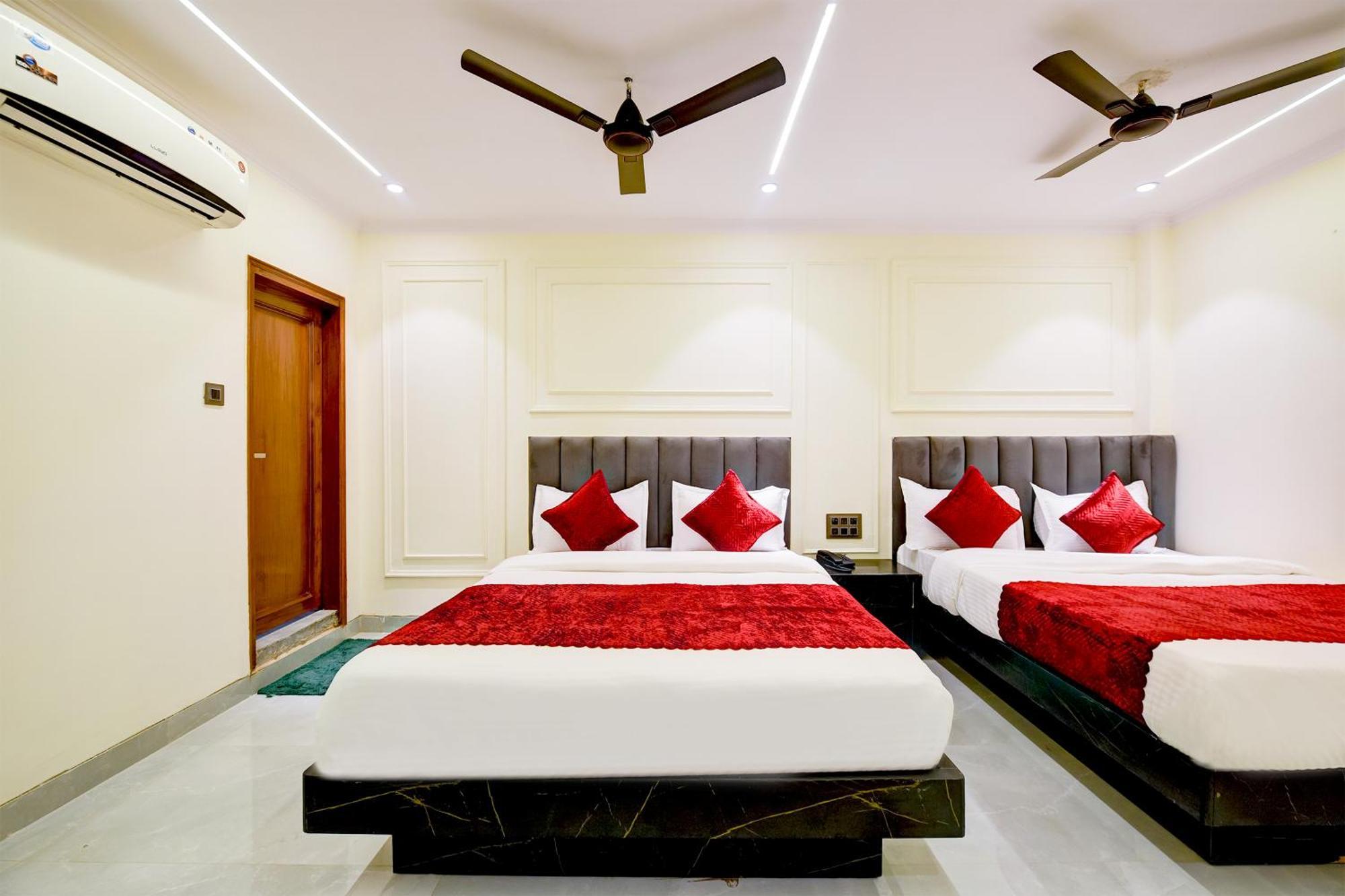 Hotel Surya Plaza New Delhi Ngoại thất bức ảnh