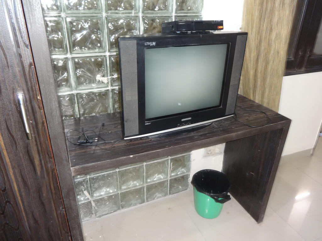 Hotel Surya Plaza New Delhi Phòng bức ảnh
